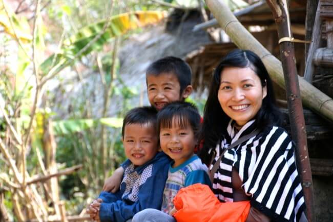 The lovely Diep with some of the local villagers.